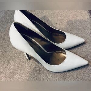 BCBG Bright White Patent Leather High Heel Pumps 7 Classic Pointed Toe Heels
